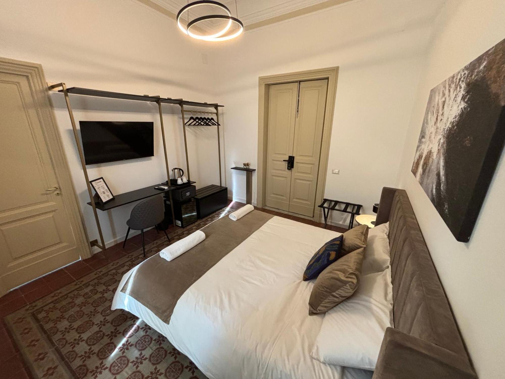 Celeste Rooms Bed And Breakfast 카타니아 외부 사진
